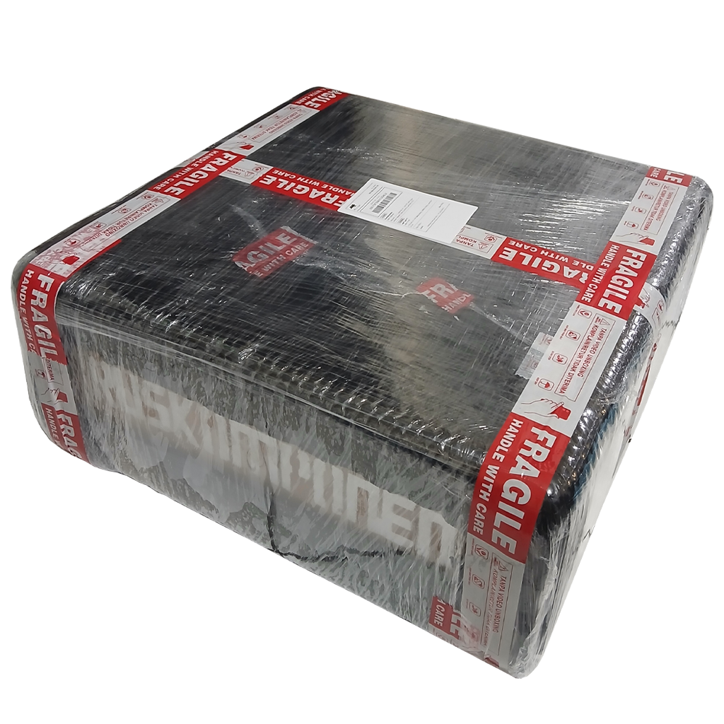 Dibungkus plastik wrap tambahan sebagai lapisan pelindung ekstra.